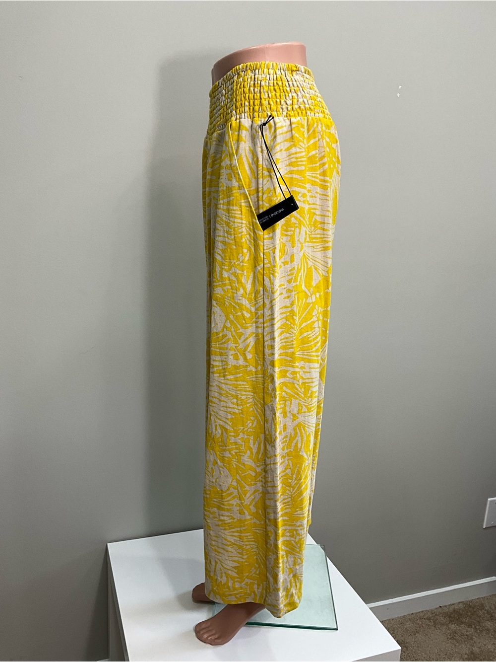 Tahari Yellow and White Wide Leg Pants - Picture 5 of 11